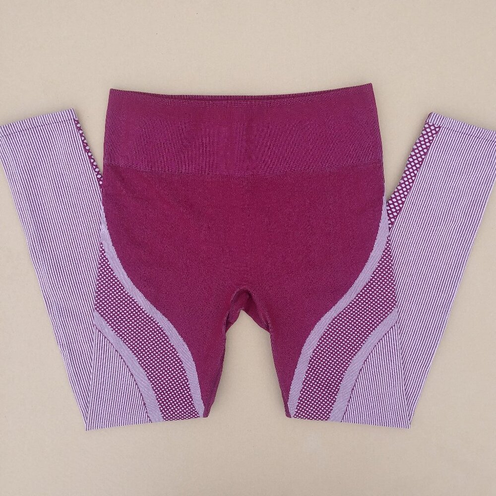 Fabletics Large cropped leggings burgundy and light pink nylon blend